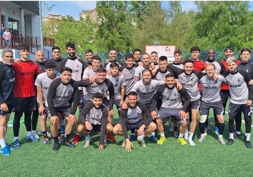 De La Toba al autobús: el Real Avilés inicia la aventura del ascenso