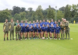 El Real Oviedo femenino y el cuerpo técnico afrontan el encuentro de este mediodía cargados de ilusión después de la decepción que supuso no subir de forma directa.