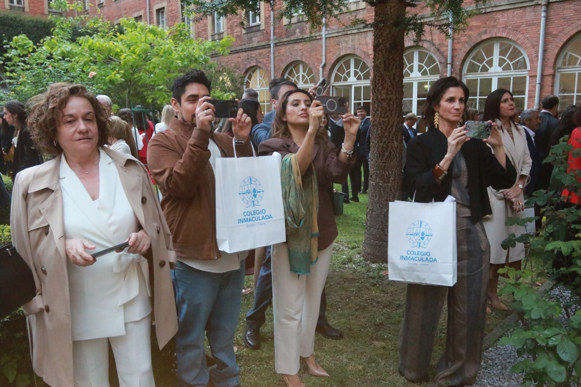 Asunción e Inmaculada celebran graduaciones en Gijón