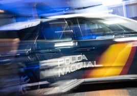 Detienen a dos menores por un robo en la estación de tren de Sama con golpes, gritos y amenazas