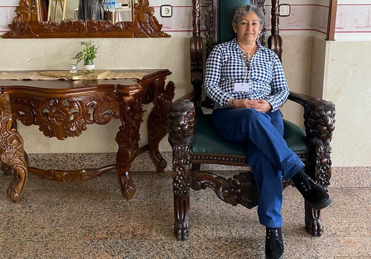 «El nuevo Papa se ponía las katiuskas, iba a ayudar a la gente y comía de la olla común»