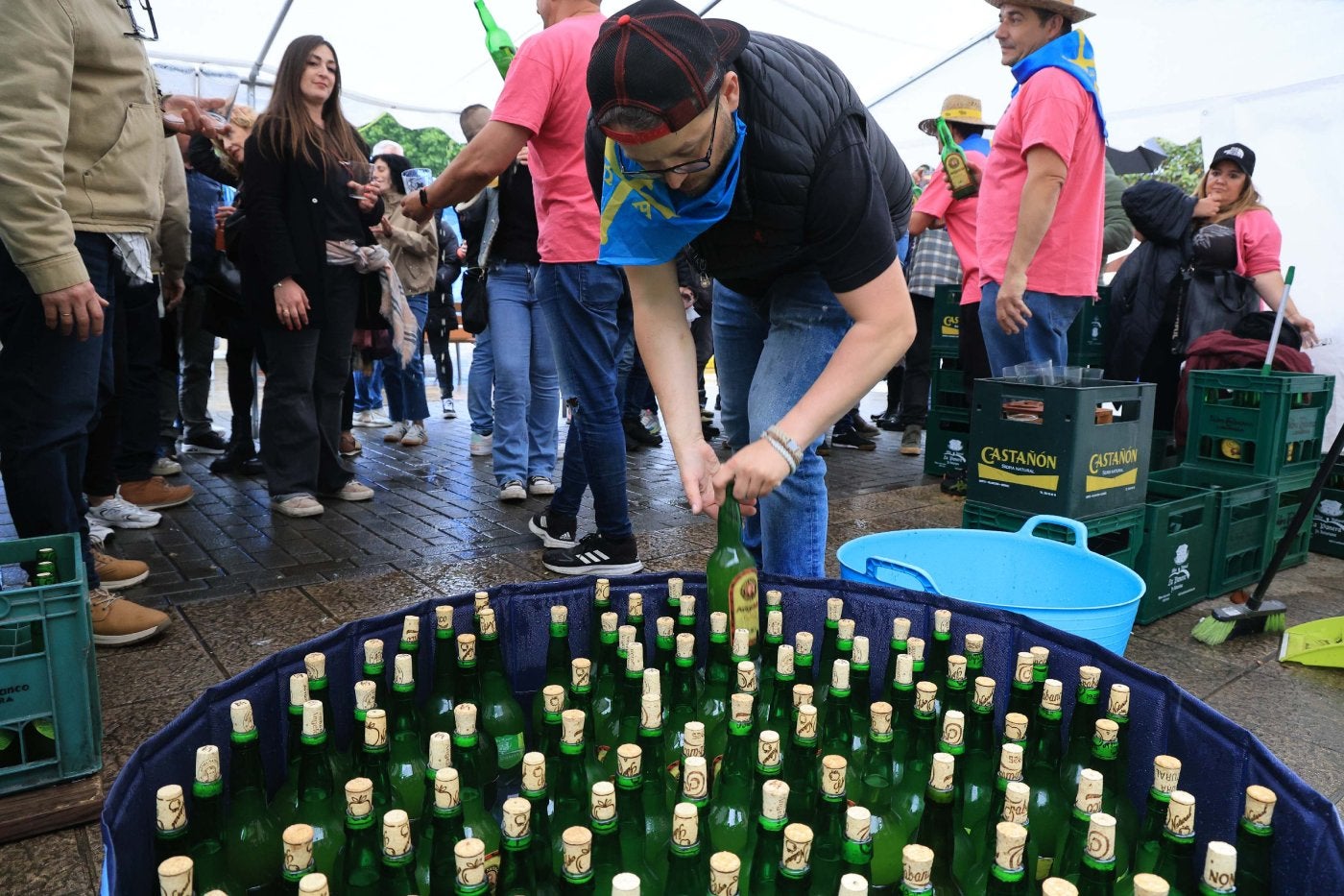 Cofella comenzó la jornada con los quinientos vasos vendidos.