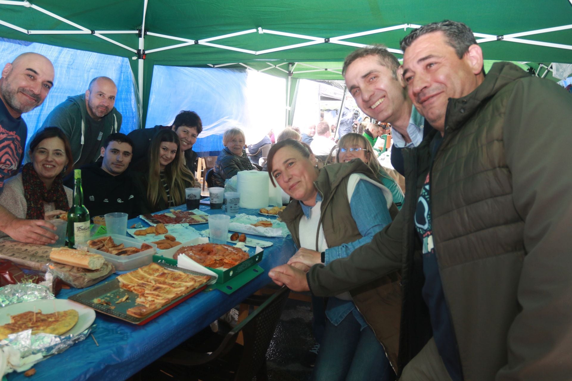 Comida en la calle en Pola de Laviana