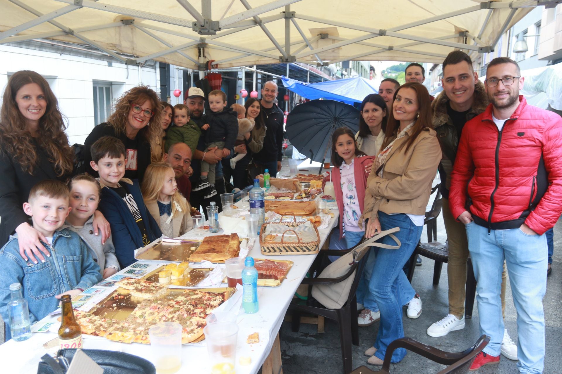 Comida en la calle en Pola de Laviana
