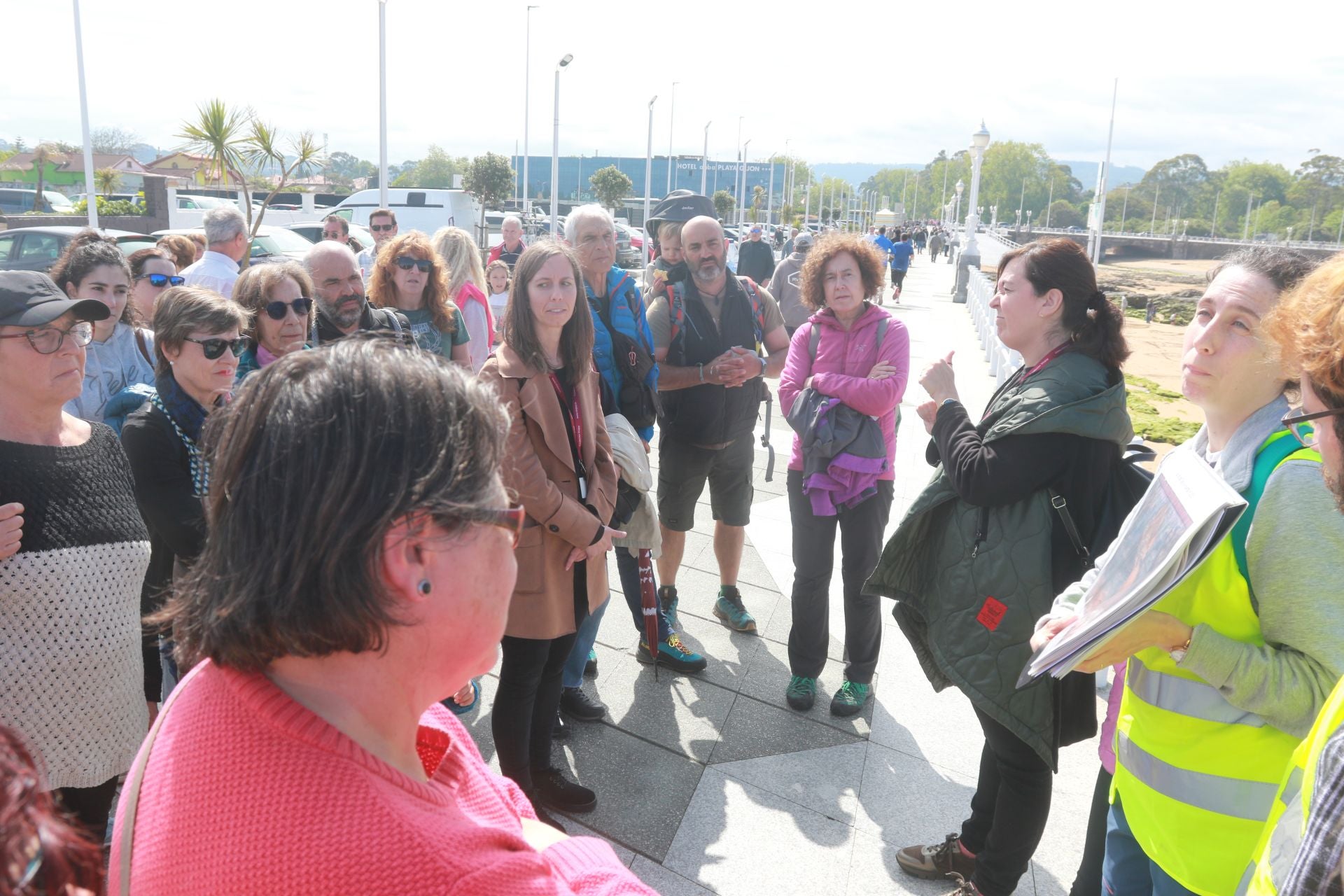 Clase desde la Lloca hasta el Elogio para conocer lo que esconde el suelo de Gijón