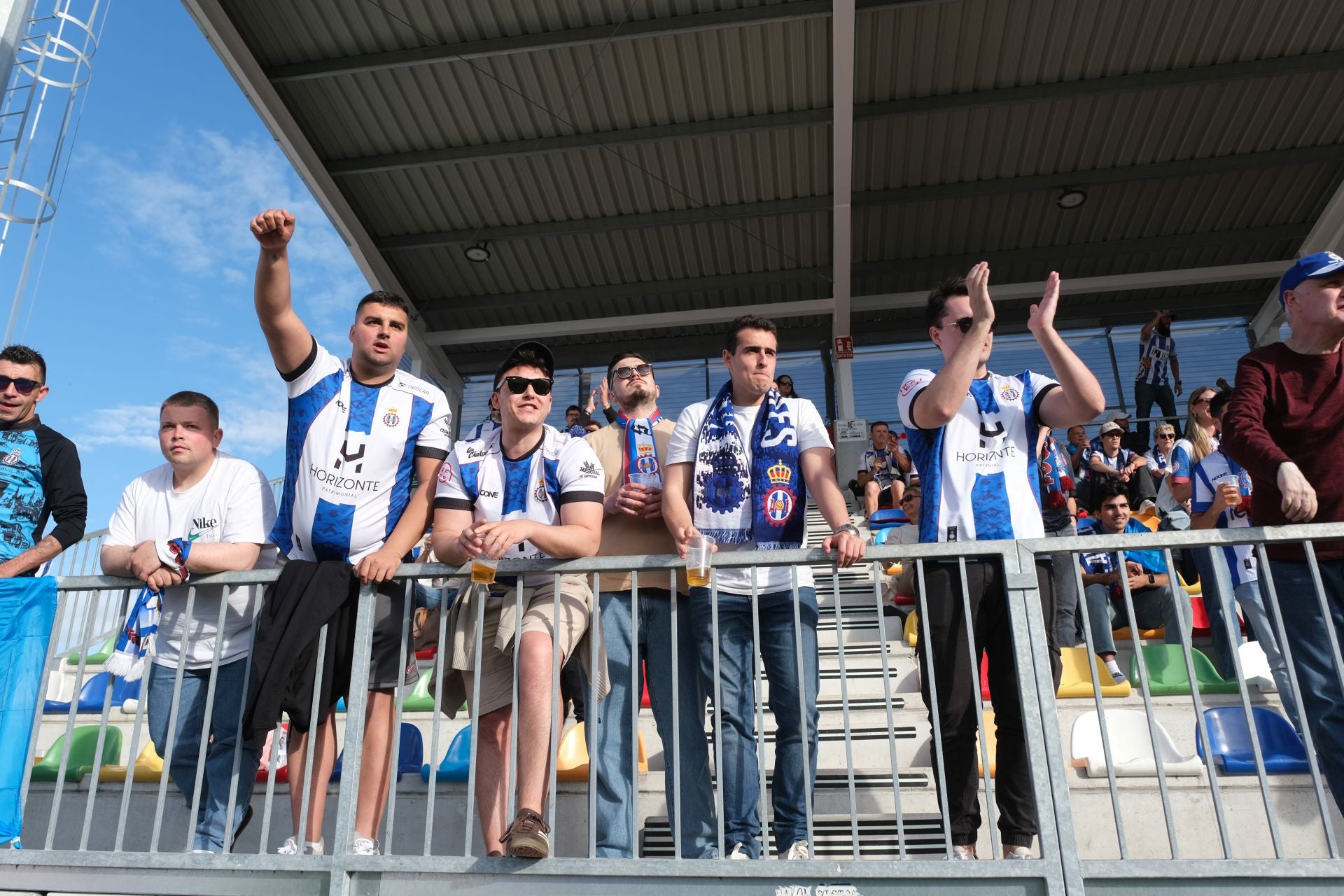 La afición del Real Avilés estuvo en Lebrija
