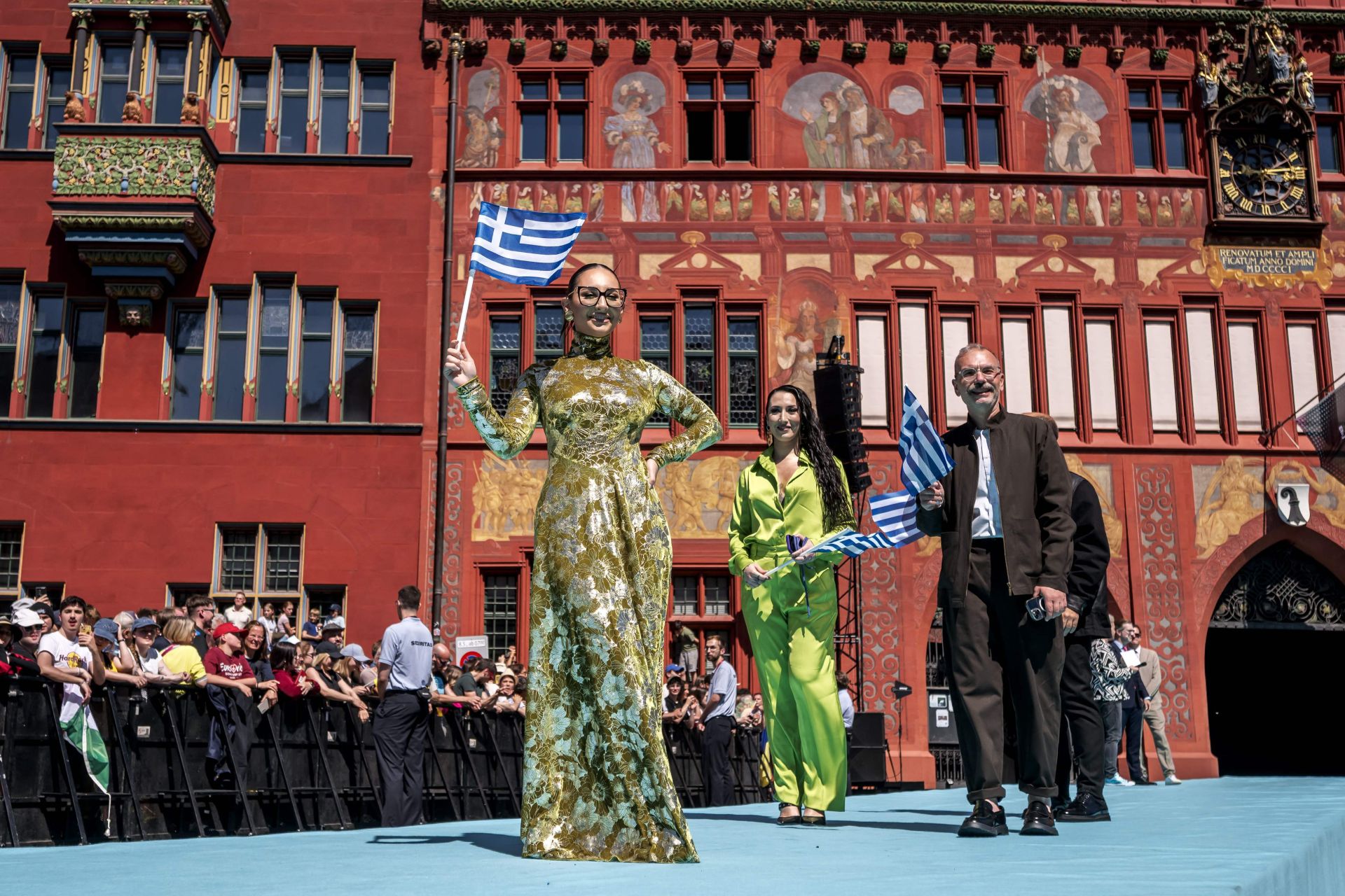 Fotos: Melody y el resto de participantes en Eurovisión 2025, en la alfombra turquesa del festival