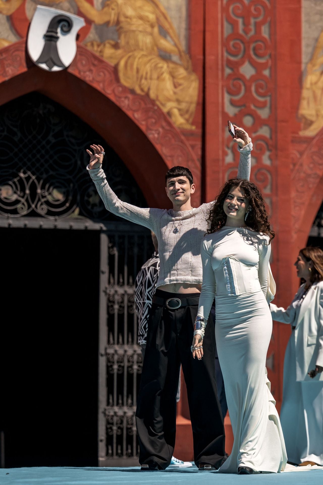 Fotos: Melody y el resto de participantes en Eurovisión 2025, en la alfombra turquesa del festival