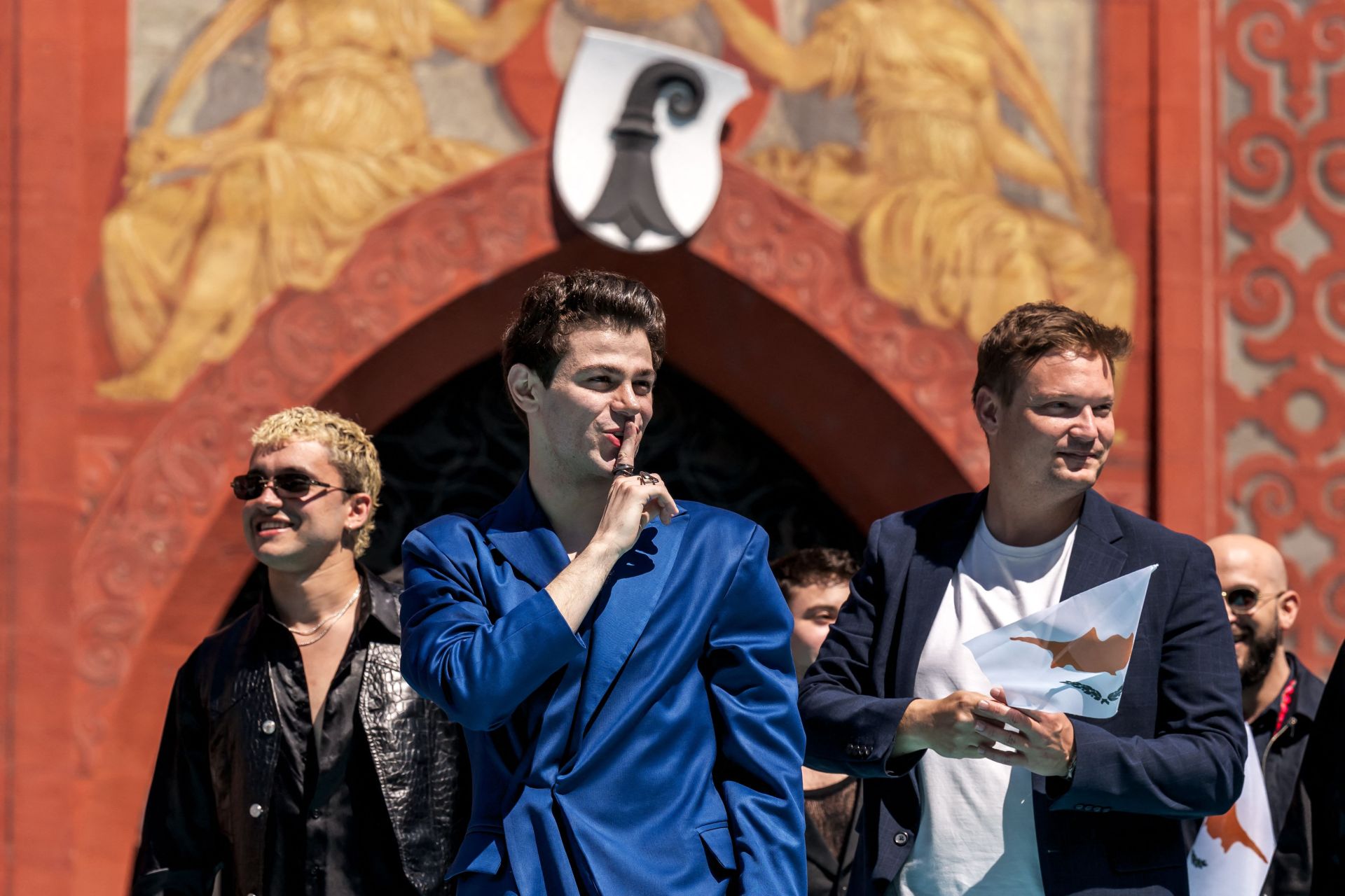 Fotos: Melody y el resto de participantes en Eurovisión 2025, en la alfombra turquesa del festival