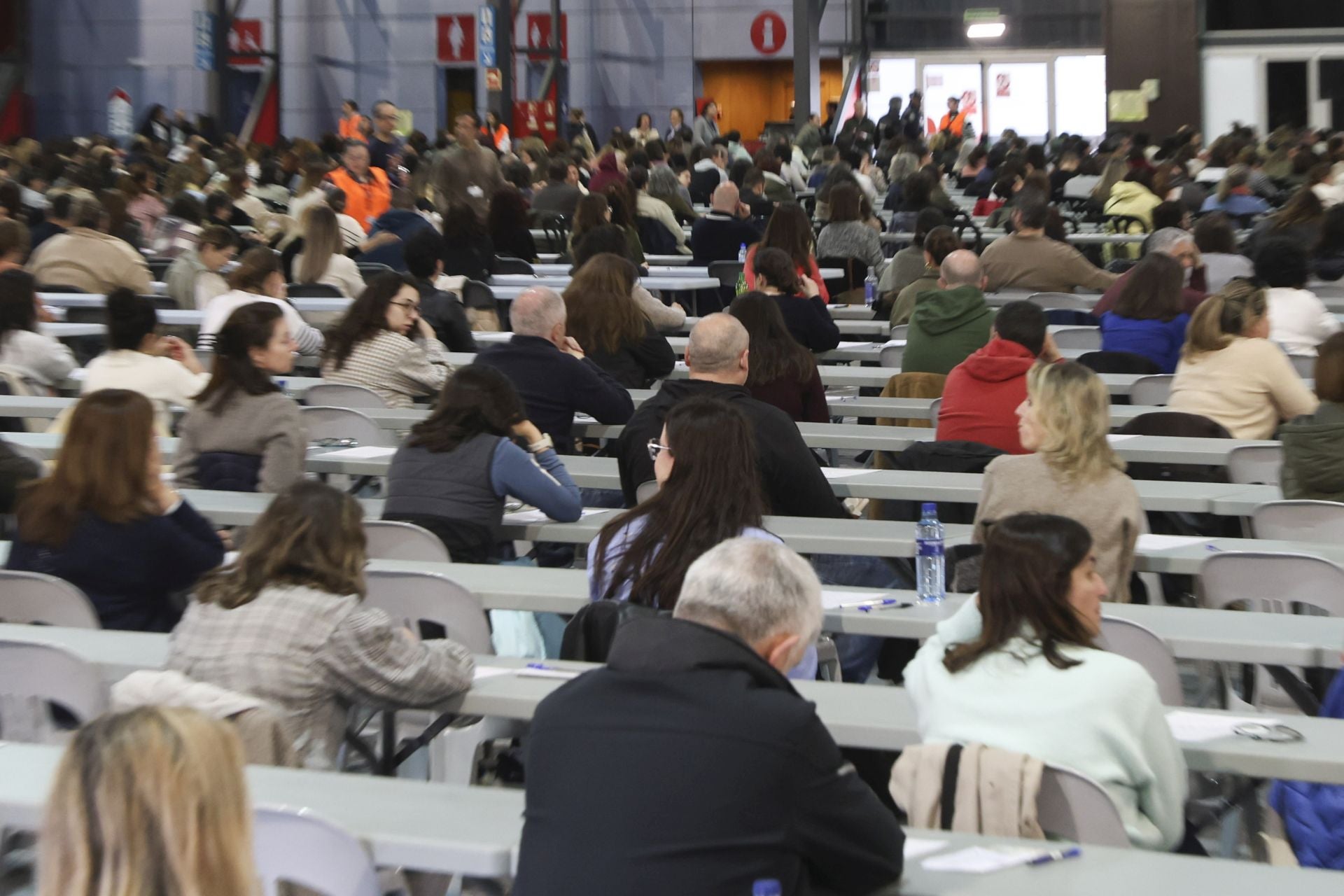 Muchos nervios entre los casi 3.000 aspirantes a una plaza en el Ayuntamiento de Oviedo