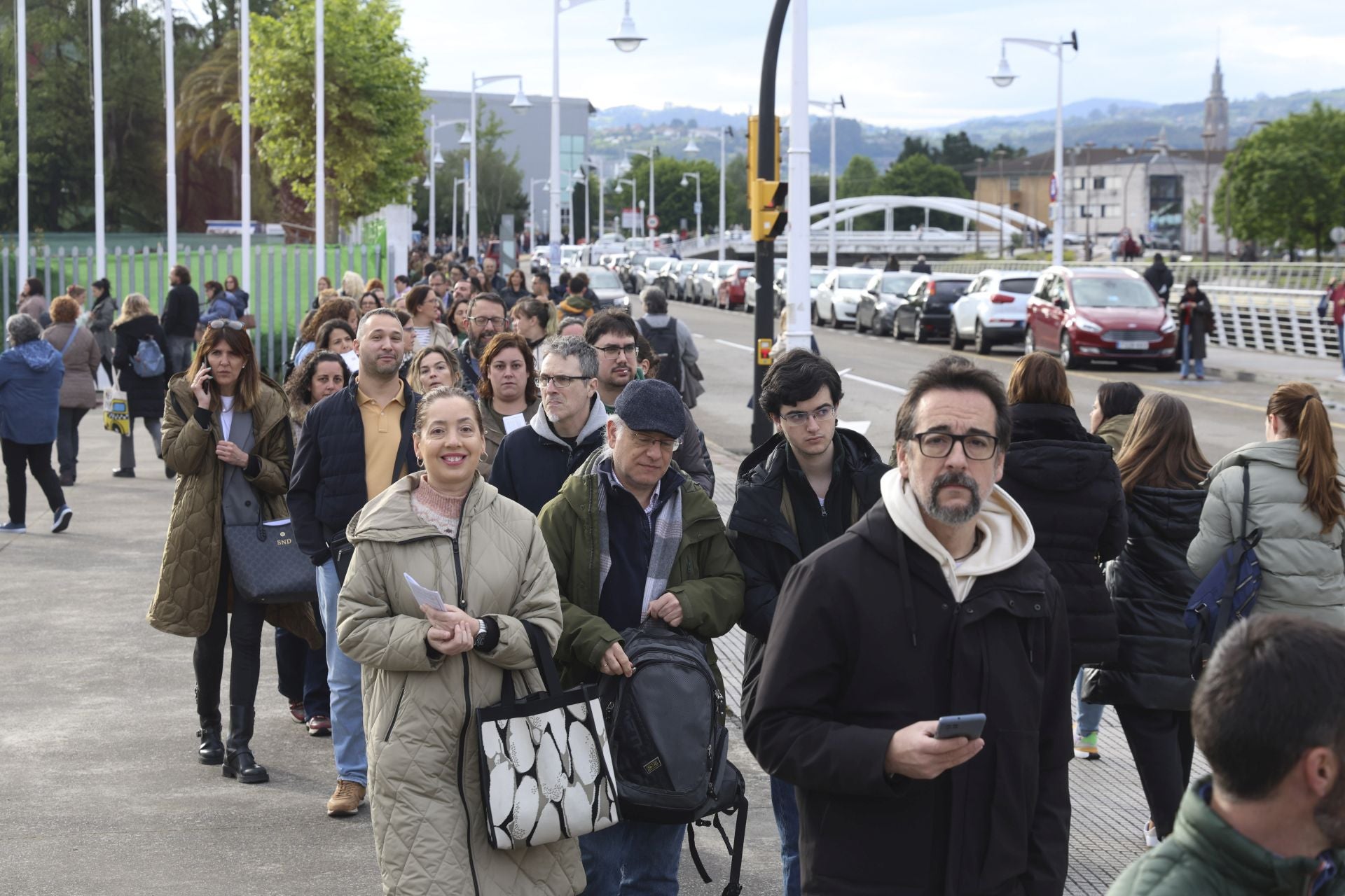 Muchos nervios entre los casi 3.000 aspirantes a una plaza en el Ayuntamiento de Oviedo
