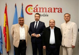 La delegación india, con el presidente de la Cámara de Comercio de Avilés