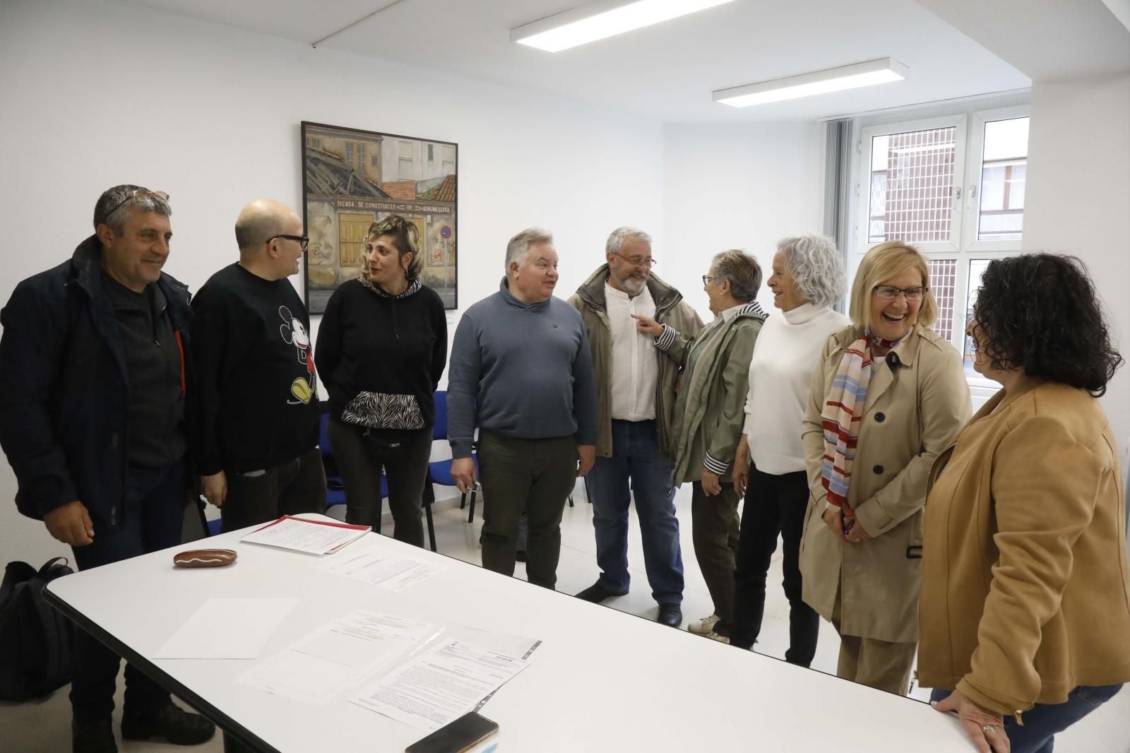 Representantes de las asociaciones vecinales y sociales del Distrito de la zona oeste.