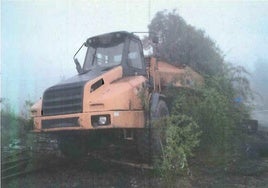 Camión en el que falleció un trabajador en la mina de Cerredo, en 2022, en un accidente por el que los sindicatos pidieron cuentas al Principado en la Comisión de Seguridad Minera.