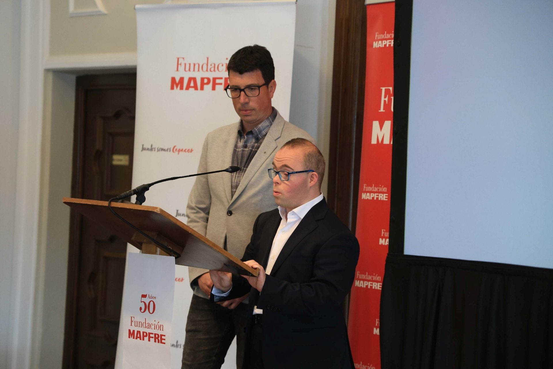 La Infanta Elena preside en Gijón la entrega de los premios de Fundación Mapfre