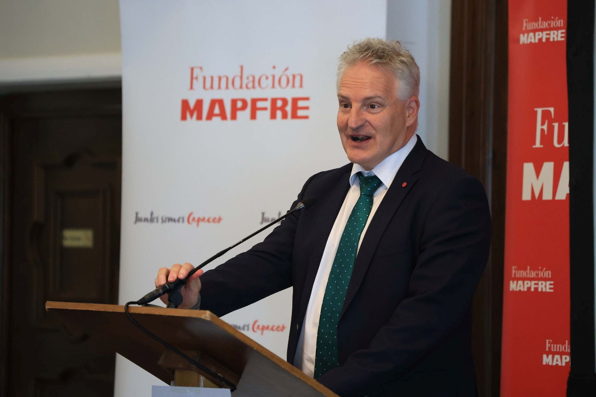 La Infanta Elena preside en Gijón la entrega de los premios de Fundación Mapfre
