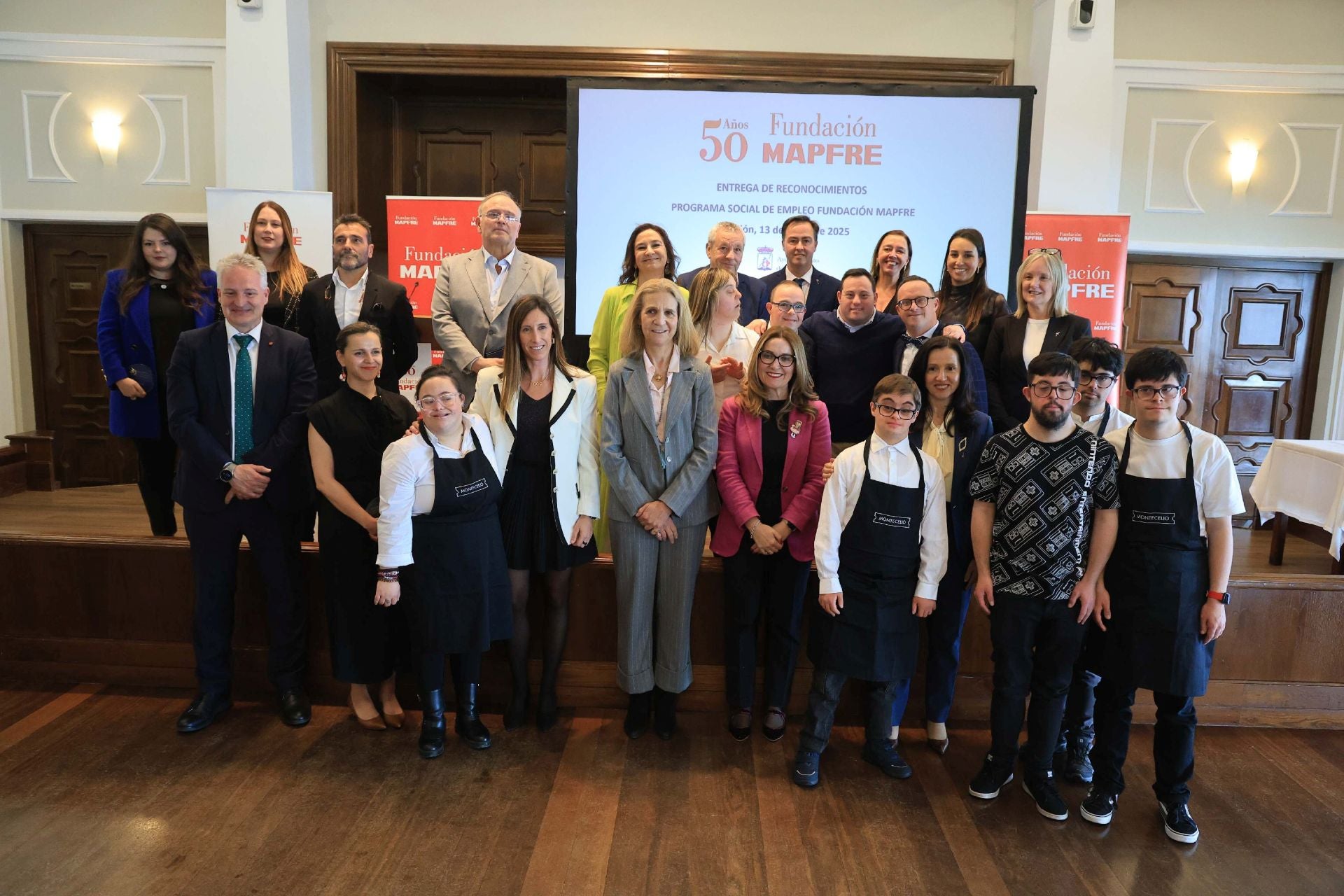 La Infanta Elena preside en Gijón la entrega de los premios de Fundación Mapfre