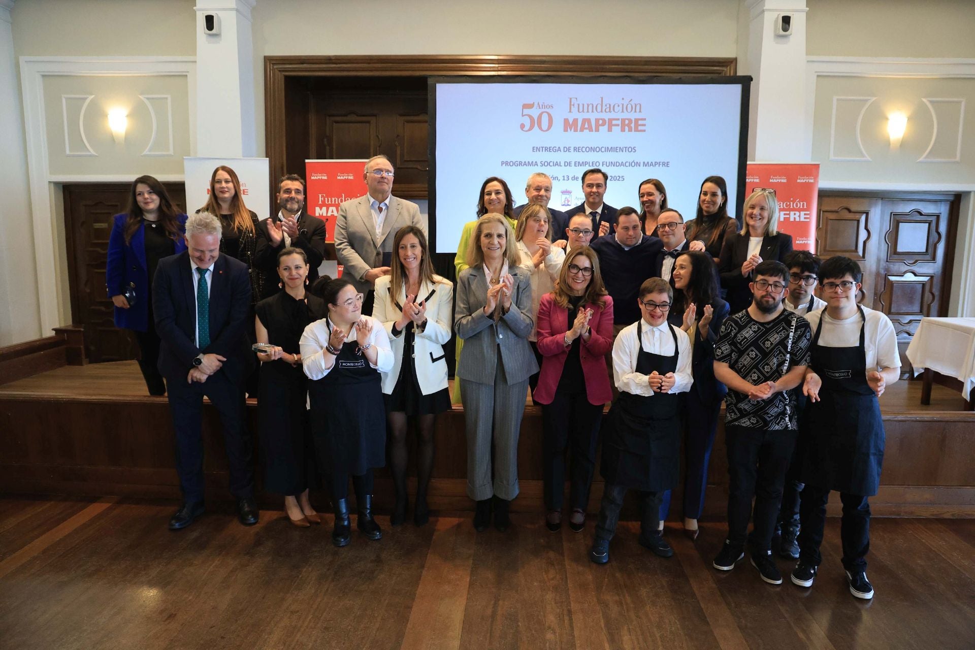 La Infanta Elena preside en Gijón la entrega de los premios de Fundación Mapfre