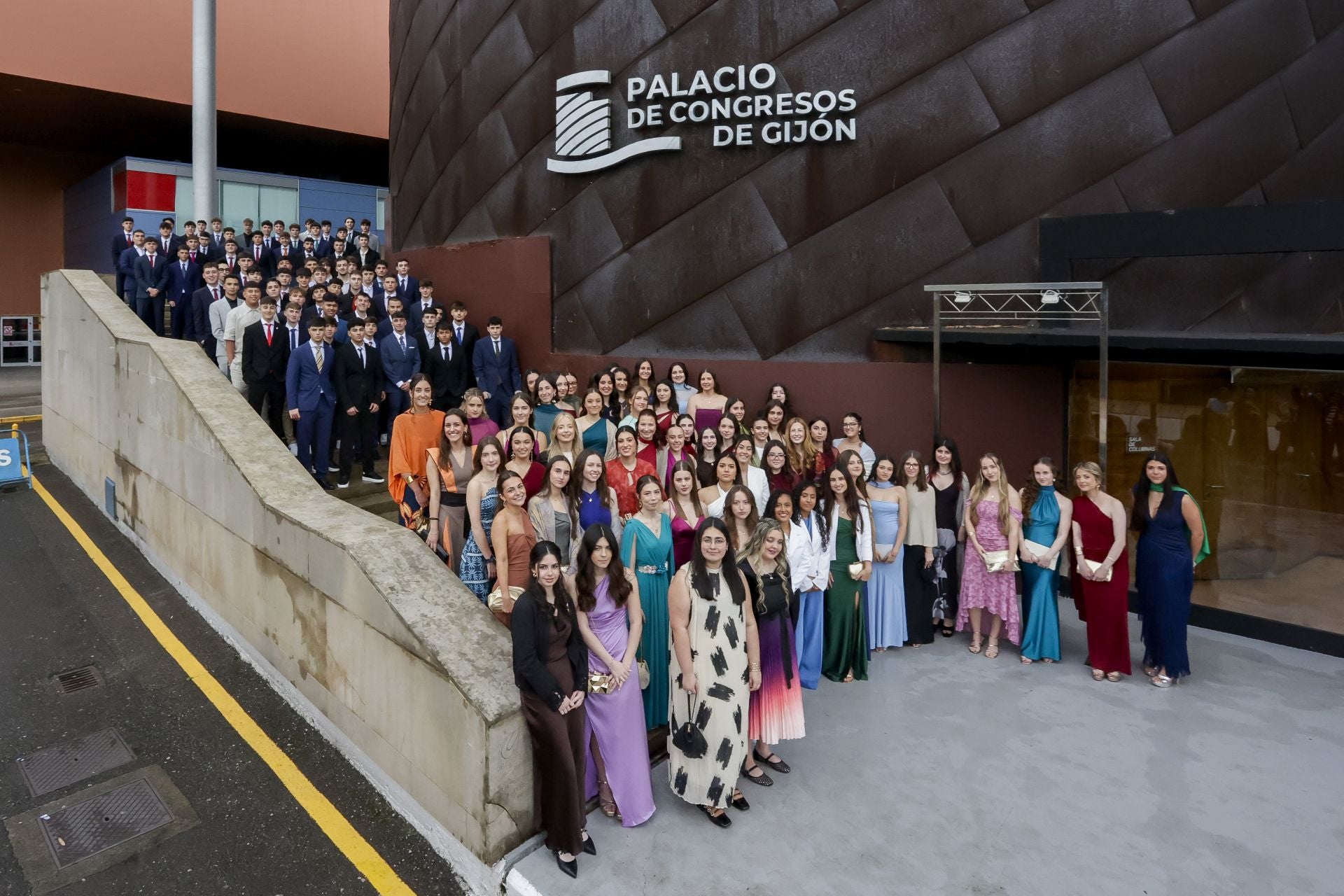 130 alumnos del IES Calderón se gradúan, y 8 con matrícula de honor