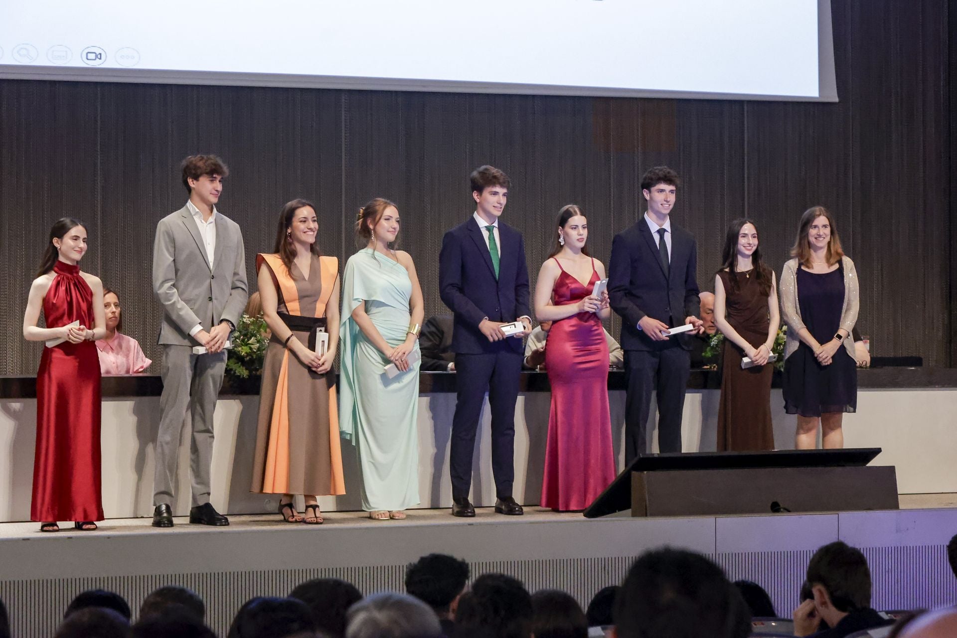 130 alumnos del IES Calderón se gradúan, y 8 con matrícula de honor