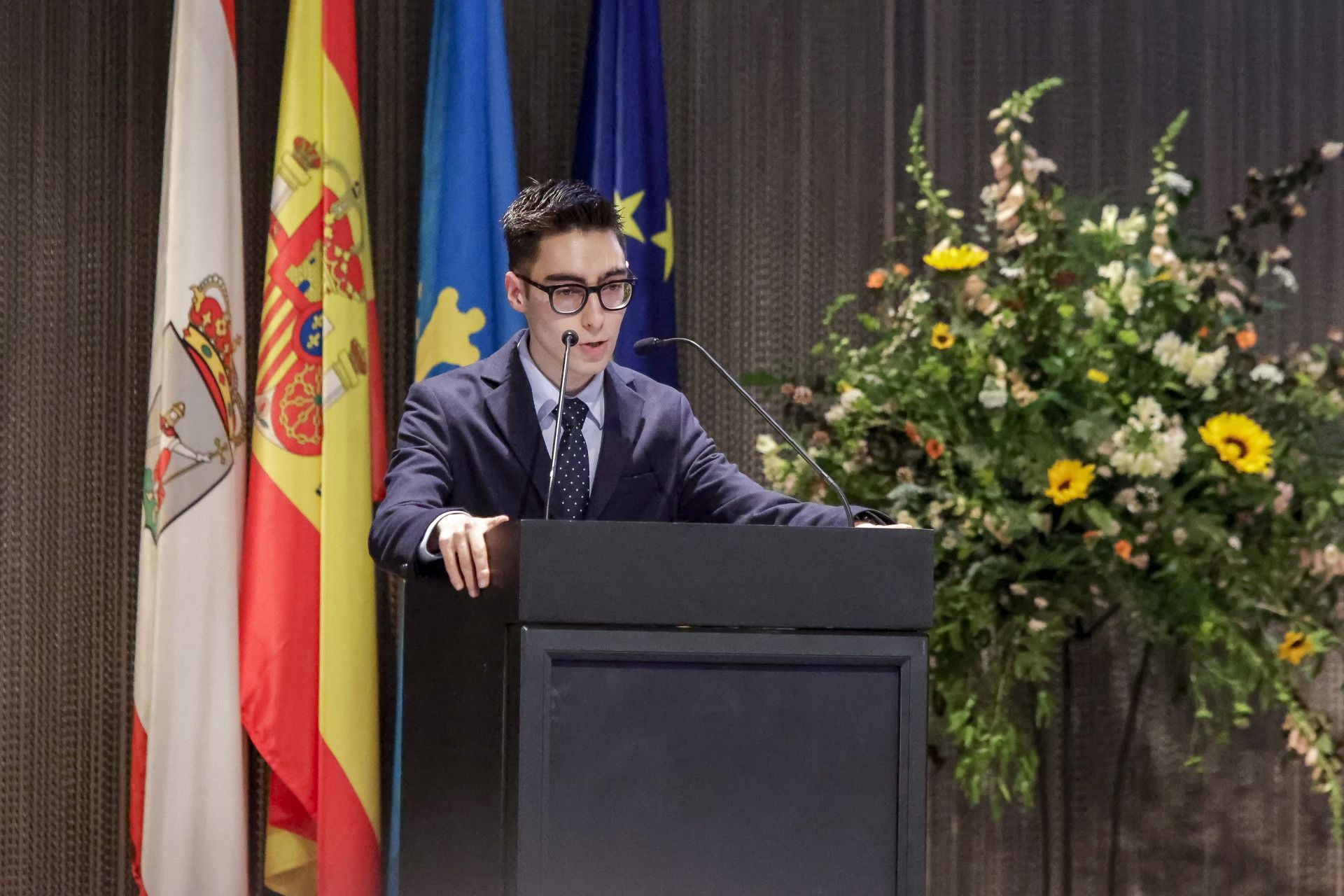 130 alumnos del IES Calderón se gradúan, y 8 con matrícula de honor