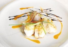 Un plato con merluza de protagonista