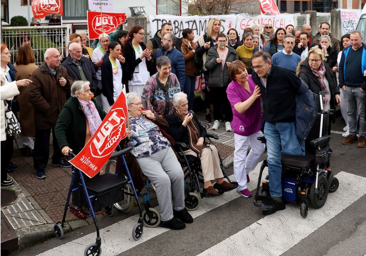 Una de las protestas organizadas por la residencia de Noreña.
