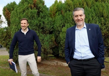 Agustín Lleida, director general del Real Oviedo, y Martín Peláez, presidente del club, en la última rueda de prensa sobre la ciudad deportiva.