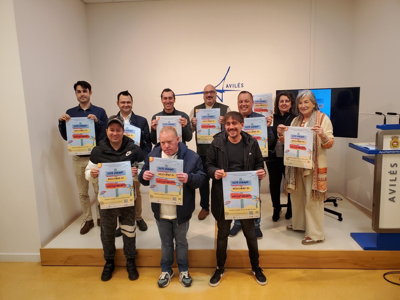 Representantes de algunas de las entidades colaboradoras con el edil, en la presentación del programa.