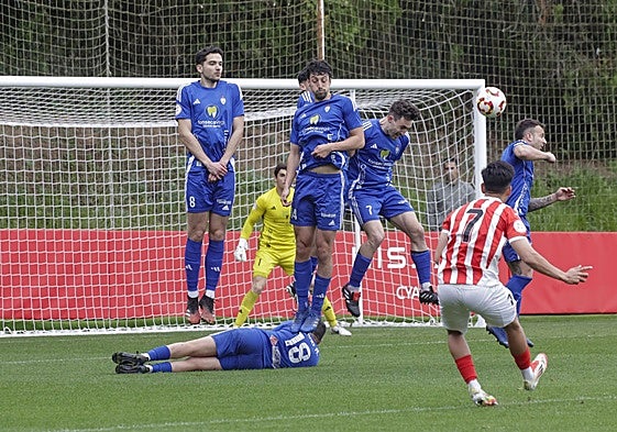 El Sporting Atlético y el Covadonga, que se impuso en Mareo en Liga, se vuelven a ver las caras.