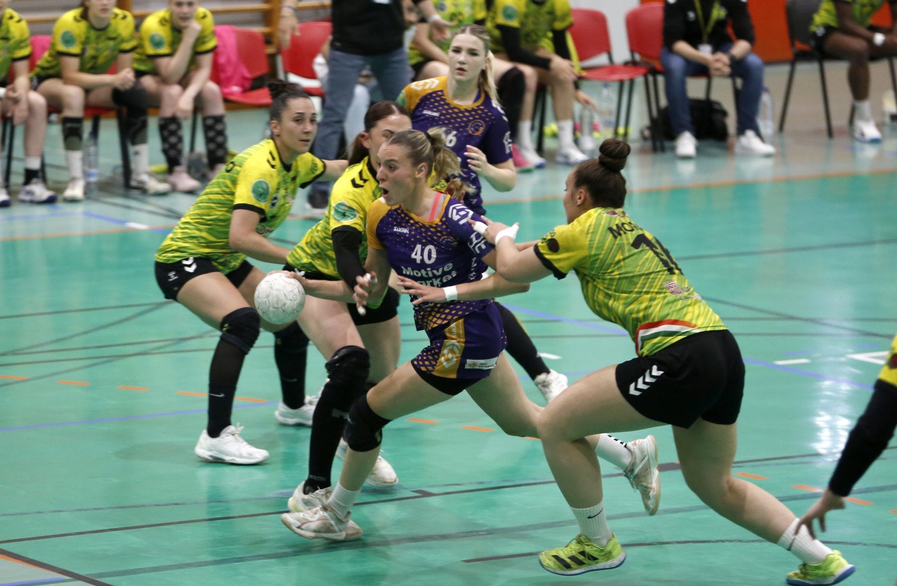 El Motivemarket vence en casa y aprieta el 'play down'