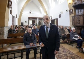 El pregonero, Rafael Loredo, en las fiestas de San Isidro Labrador, en Granda.