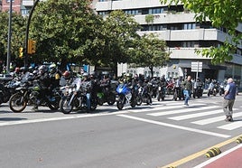 Más de 500 motoristas marchan en Gijón a favor de la ELA