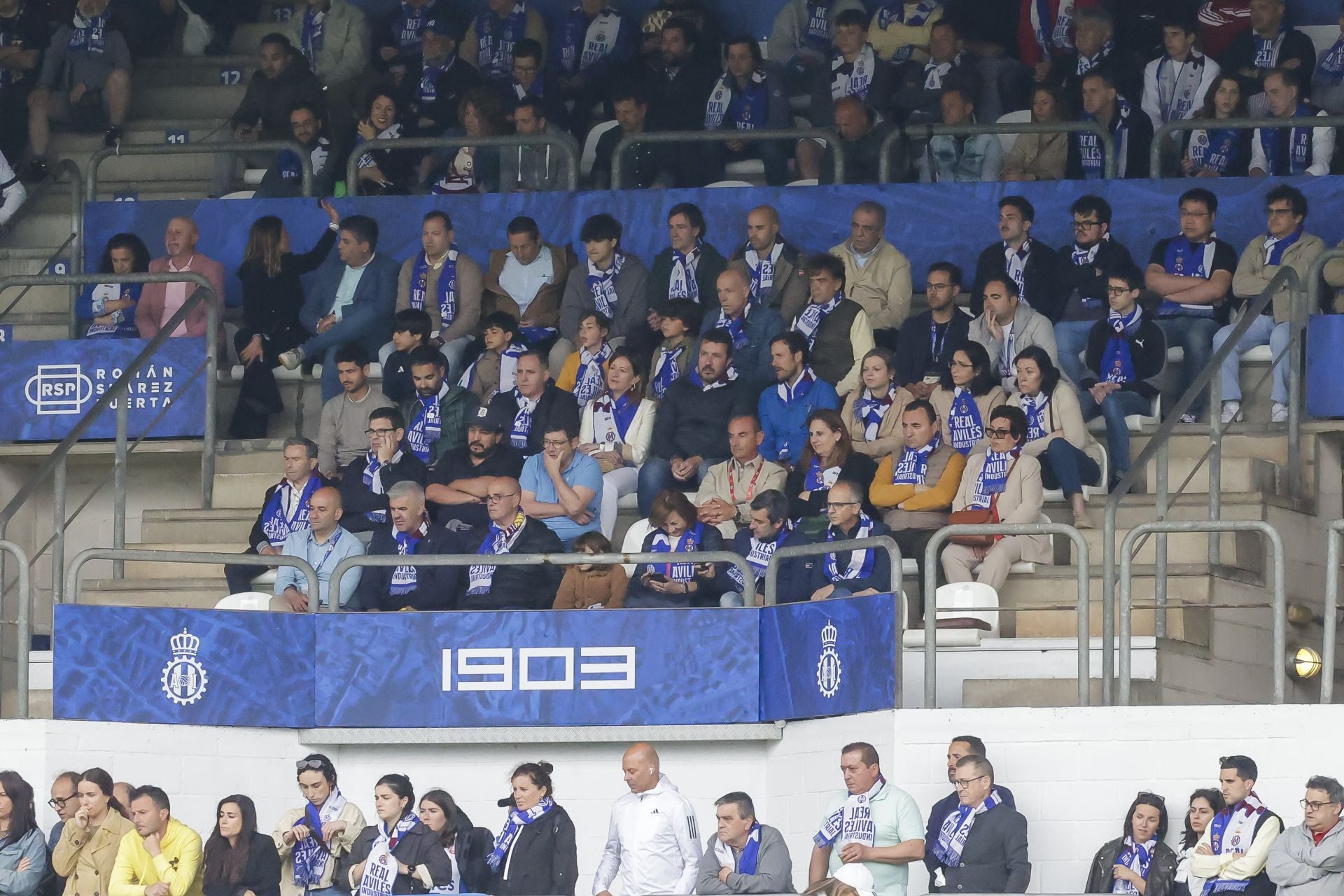 Locura en el Suárez Puerta: el Real Avilés sueña con el ascenso