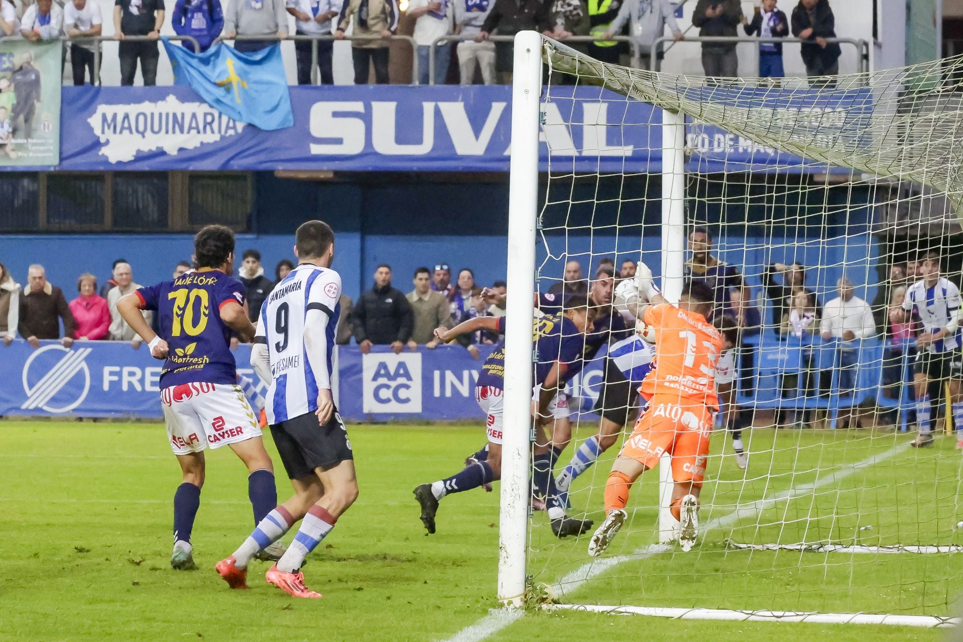 Locura en el Suárez Puerta: el Real Avilés sueña con el ascenso