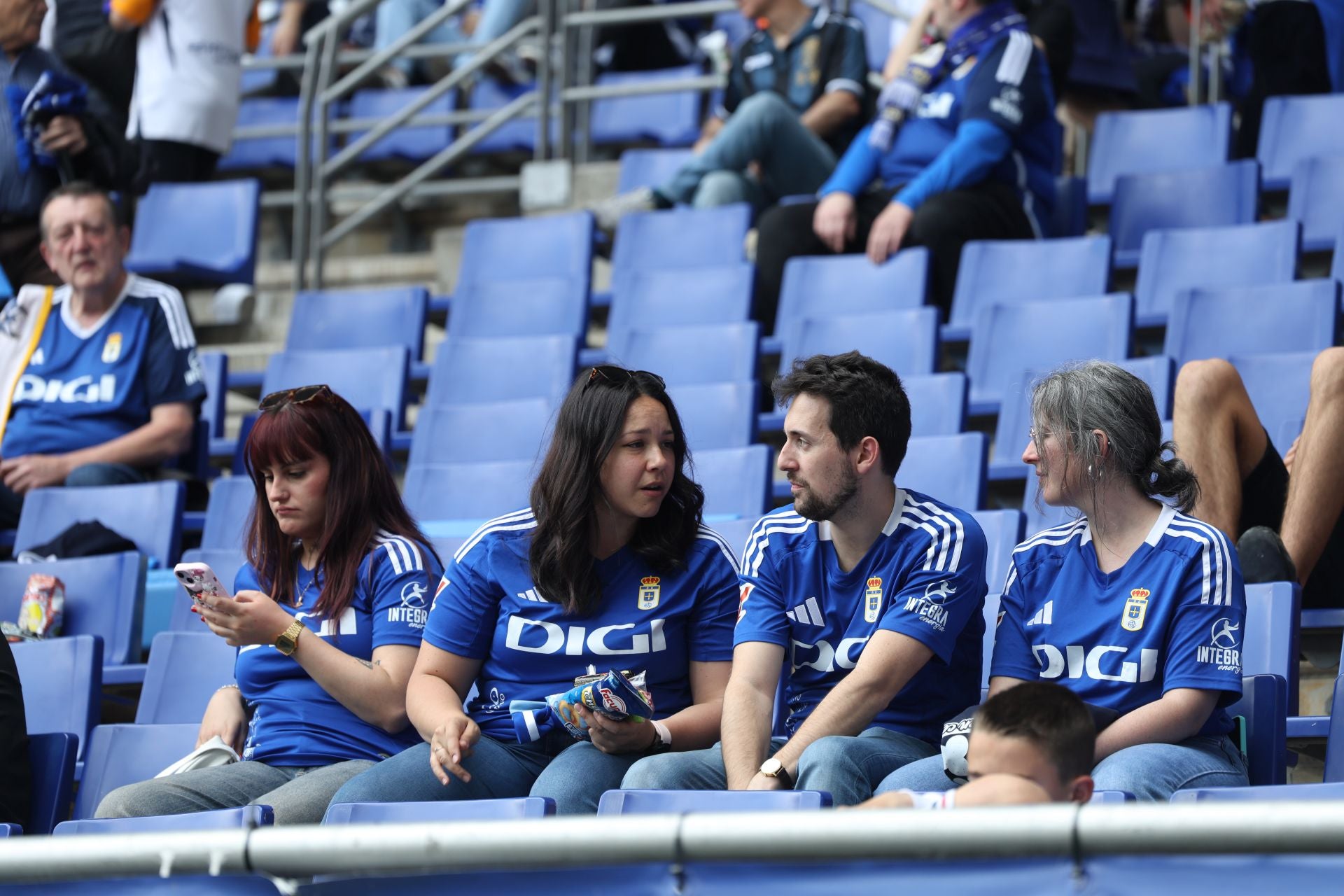 ¿Estuviste en el Real Oviedo - Zaragoza? ¡Búscate en las fotos!