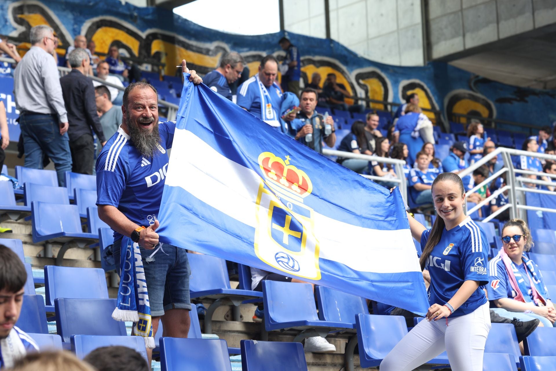 ¿Estuviste en el Real Oviedo - Zaragoza? ¡Búscate en las fotos!