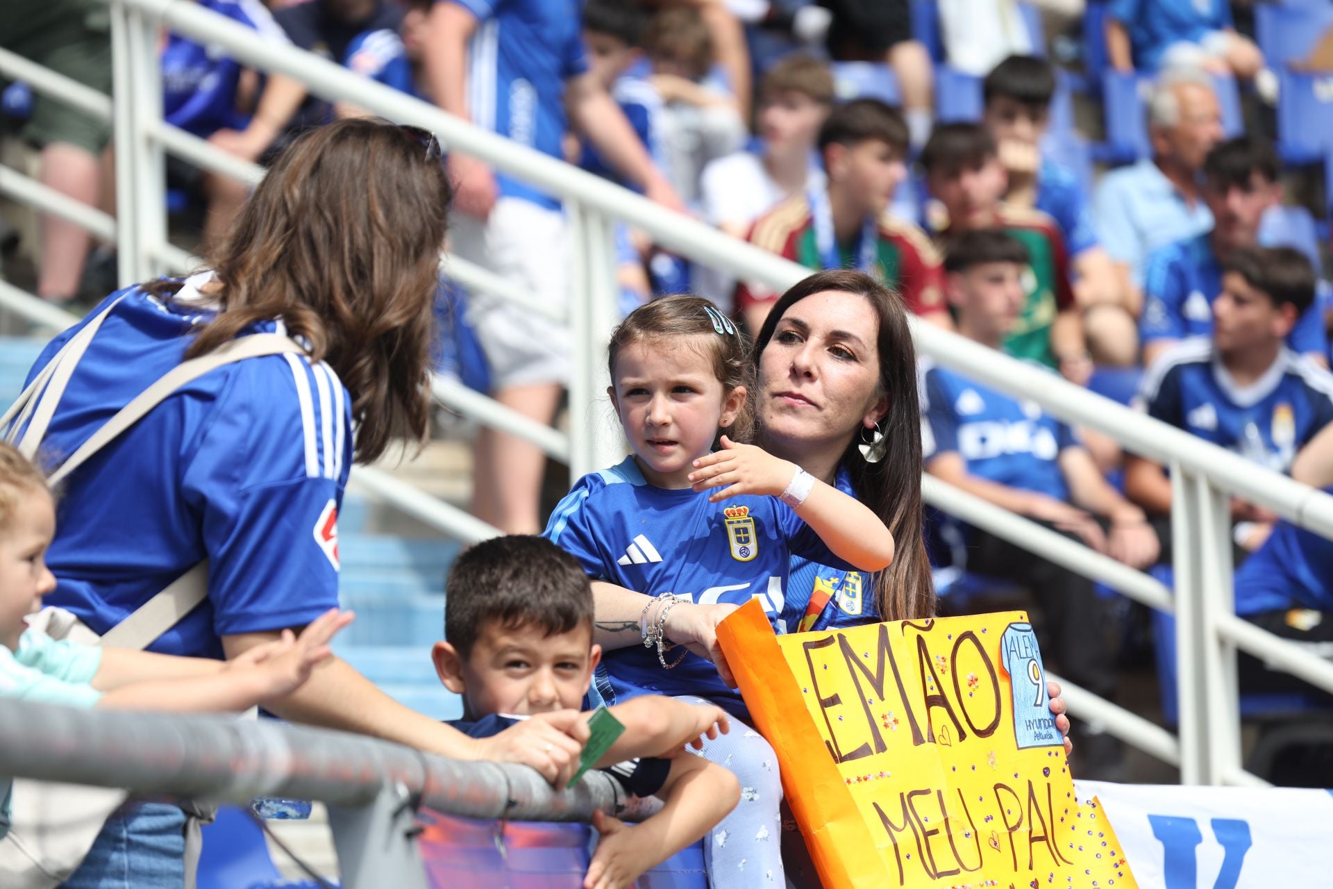 ¿Estuviste en el Real Oviedo - Zaragoza? ¡Búscate en las fotos!
