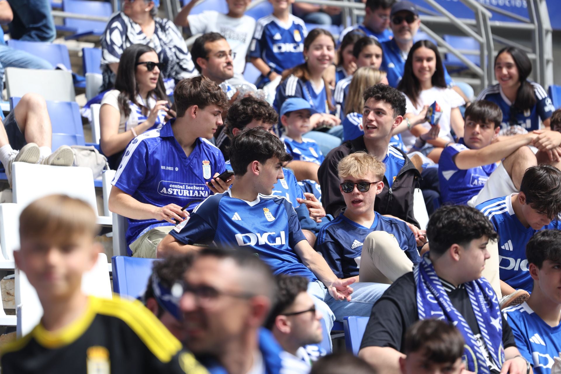 ¿Estuviste en el Real Oviedo - Zaragoza? ¡Búscate en las fotos!