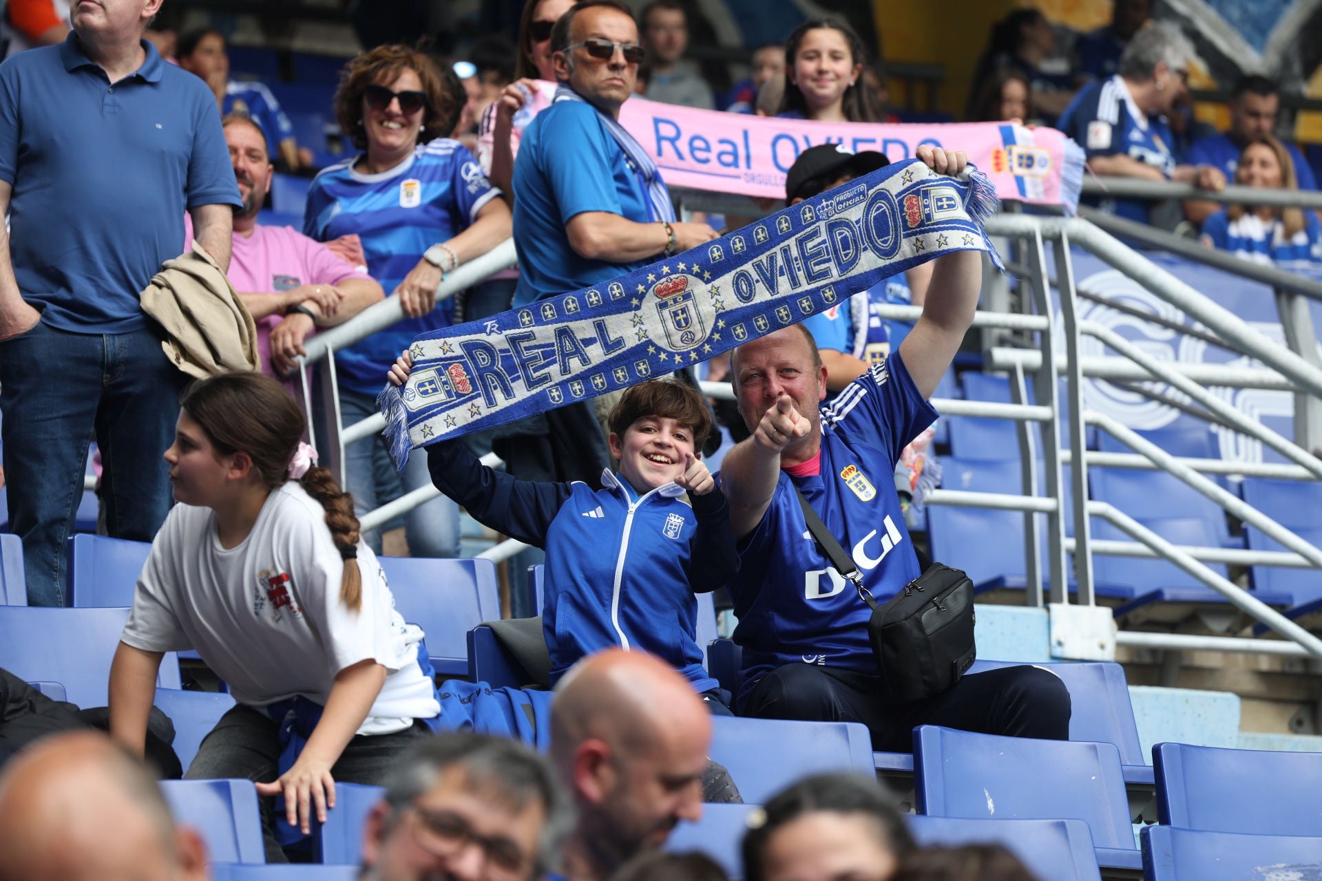 ¿Estuviste en el Real Oviedo - Zaragoza? ¡Búscate en las fotos!