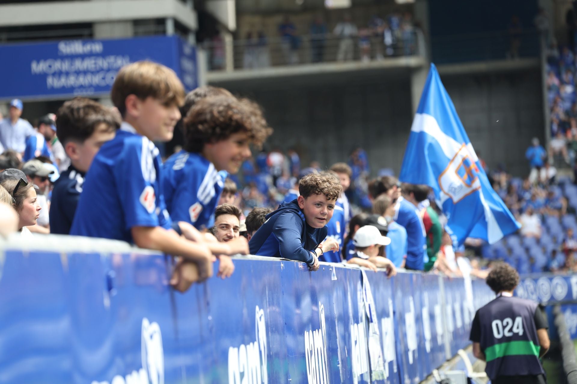 ¿Estuviste en el Real Oviedo - Zaragoza? ¡Búscate en las fotos!