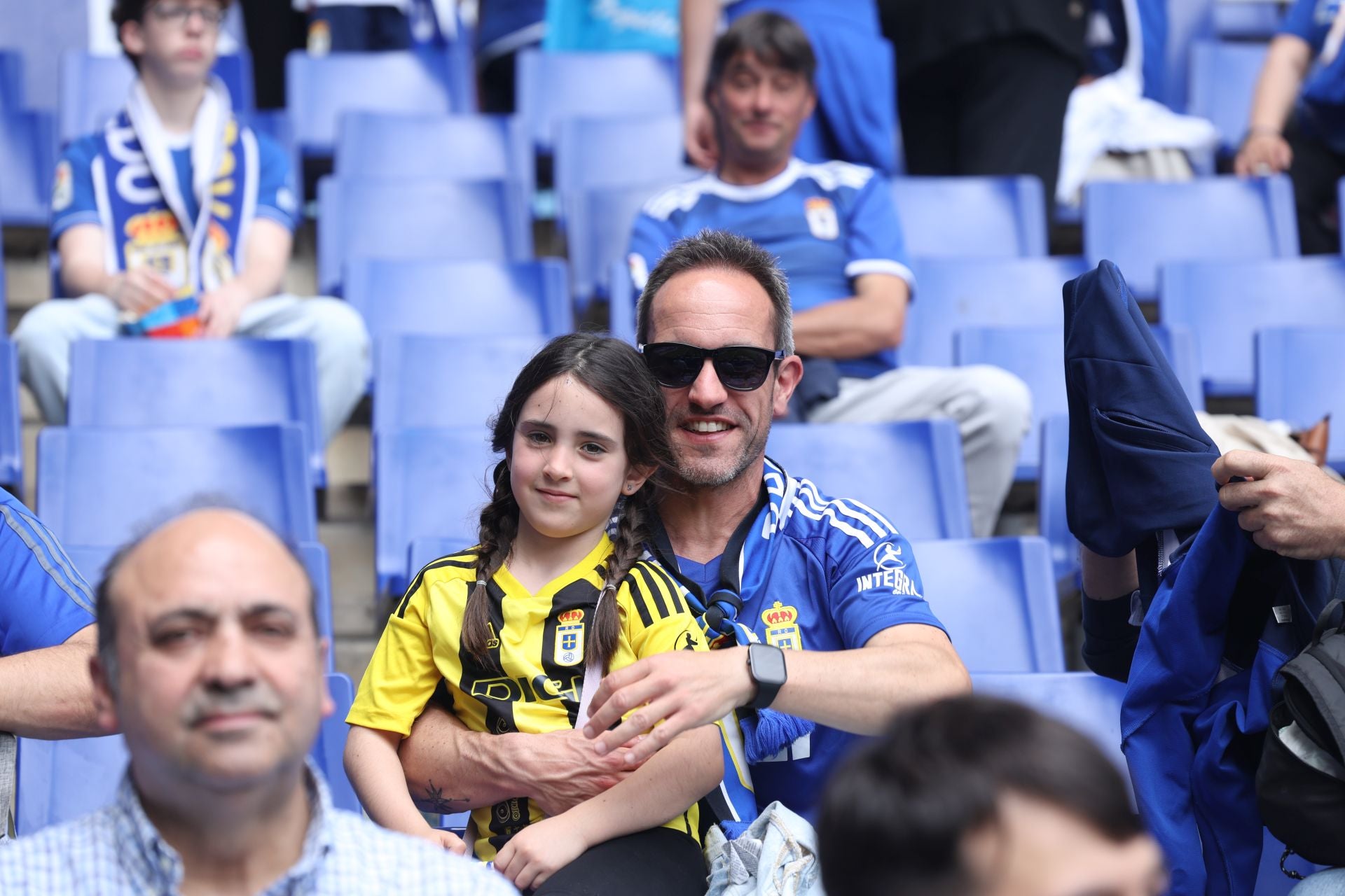 ¿Estuviste en el Real Oviedo - Zaragoza? ¡Búscate en las fotos!