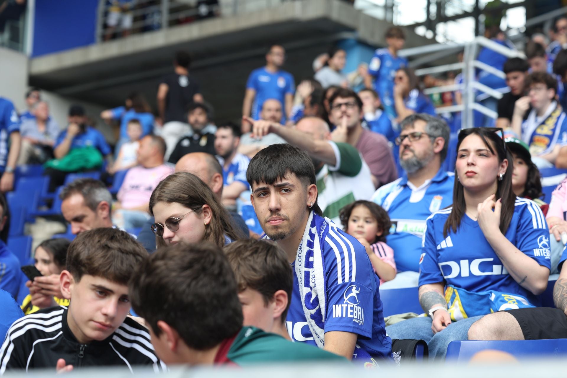 ¿Estuviste en el Real Oviedo - Zaragoza? ¡Búscate en las fotos!