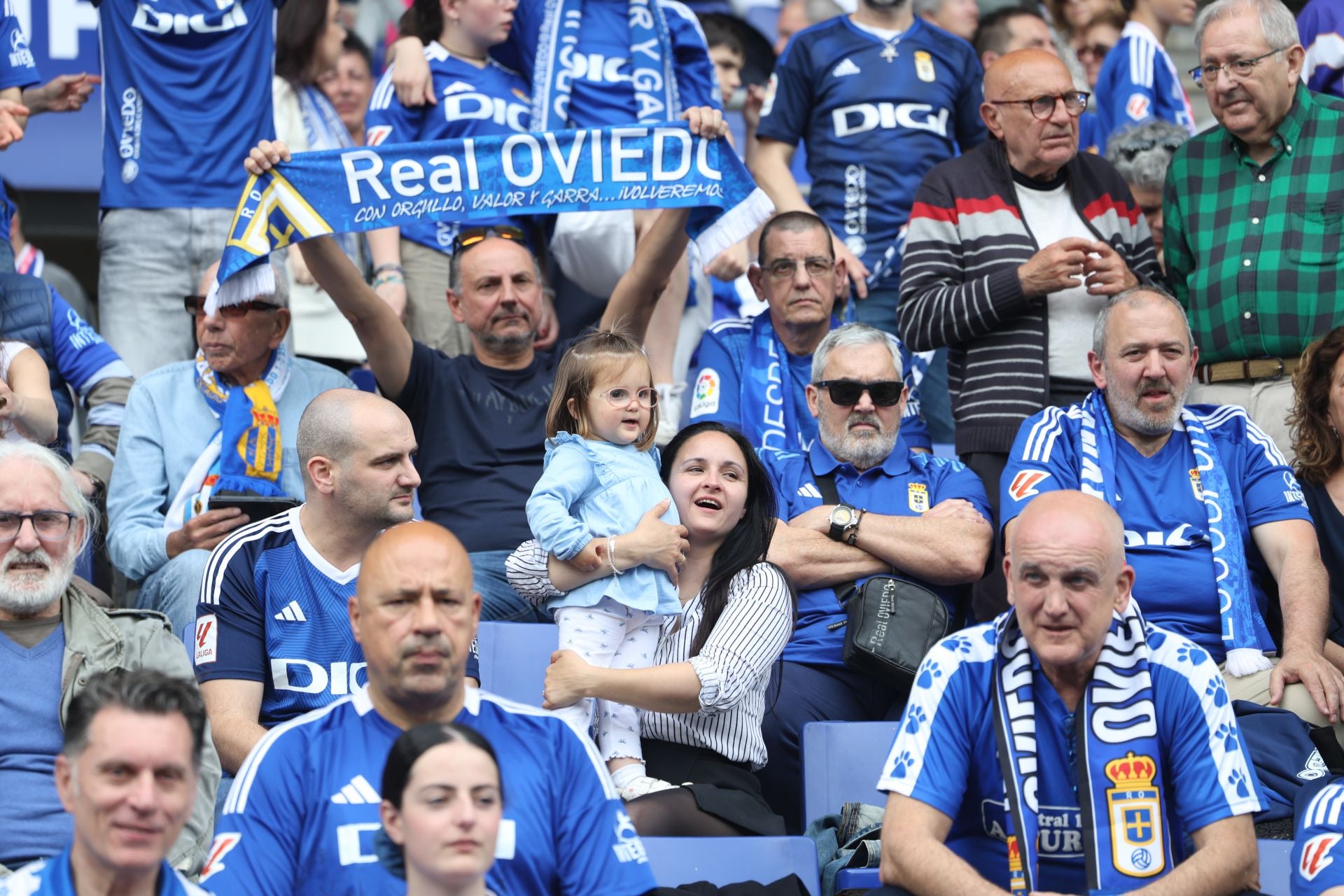 ¿Estuviste en el Real Oviedo - Zaragoza? ¡Búscate en las fotos!