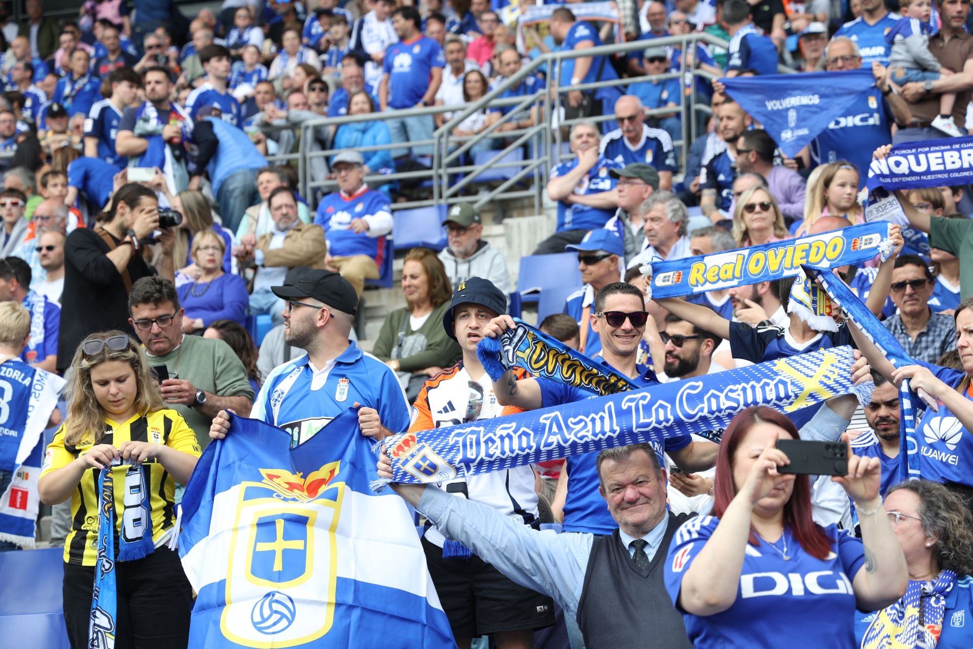 ¿Estuviste en el Real Oviedo - Zaragoza? ¡Búscate en las fotos!