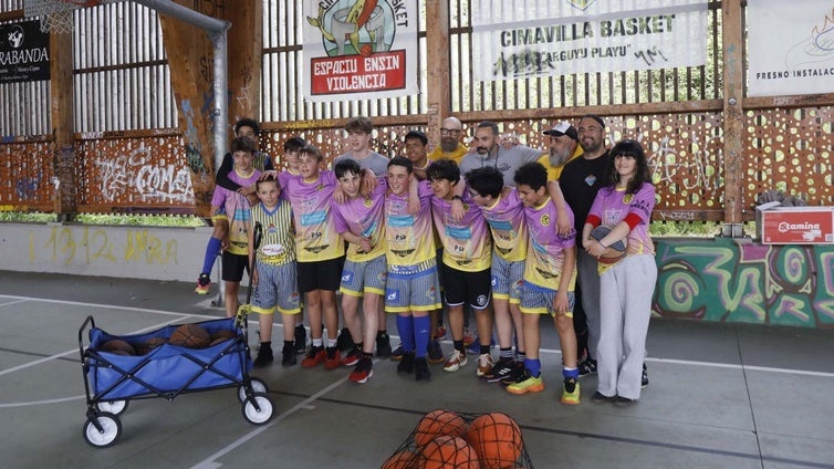 Baloncesto heroico con pimientos en Cimavilla