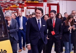 Pedro Luis Fernández pronuncia su discurso en la inauguración de la planta de refabricación de maquinaria industrial más grande de Europa.