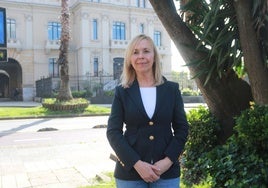 Sara Álvarez Rouco, concejala de Vox en el Ayuntamiento de Gijón, en los Jardines de la Reina, en Gijón.