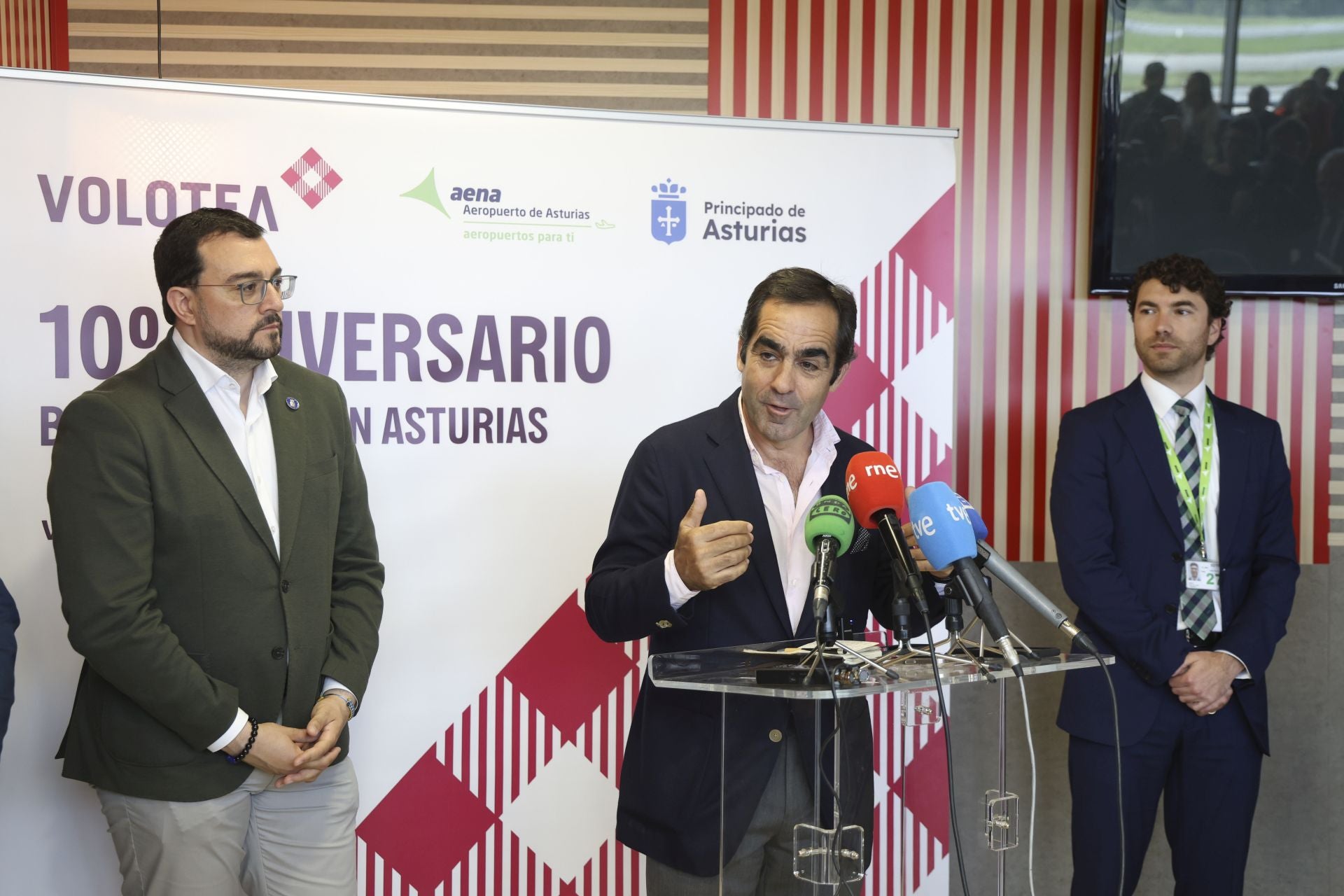 Volotea celebra una década en Asturias