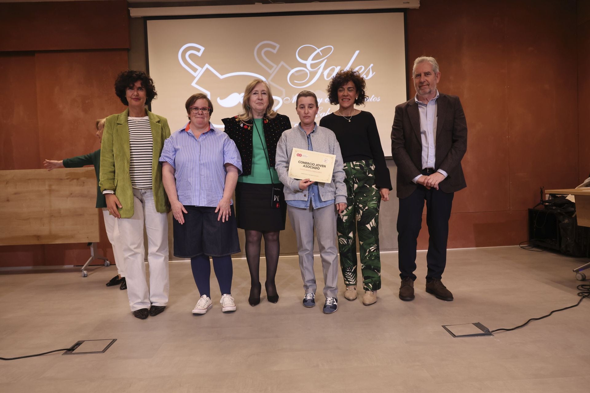 El comercio de Mieres premia a sus tiendas más ilustres